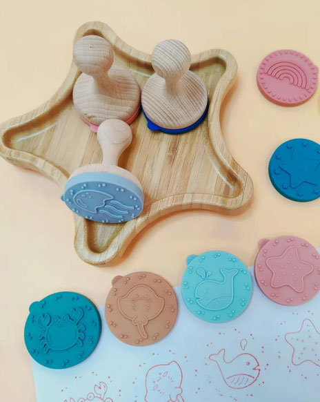 Silicone Stamp with Environmental Cartoon Handle Unisex Toy